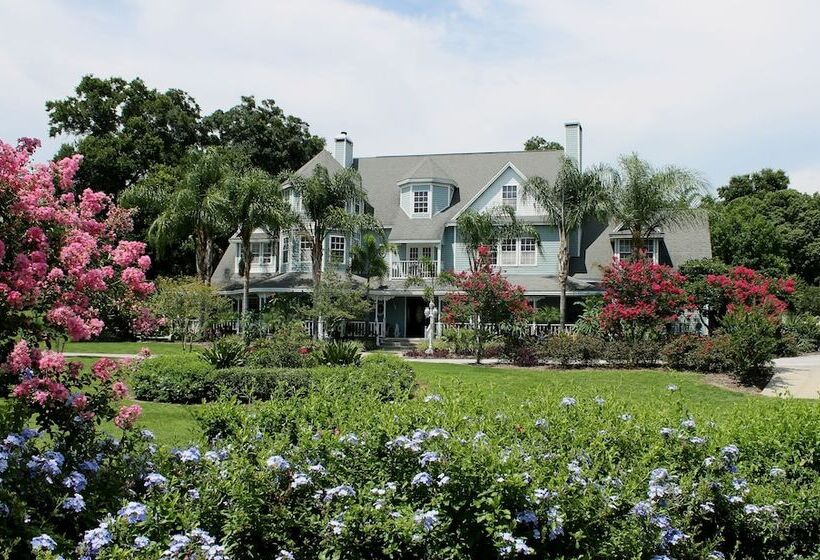 Heron Cay Lakeview Bed & Breakfast