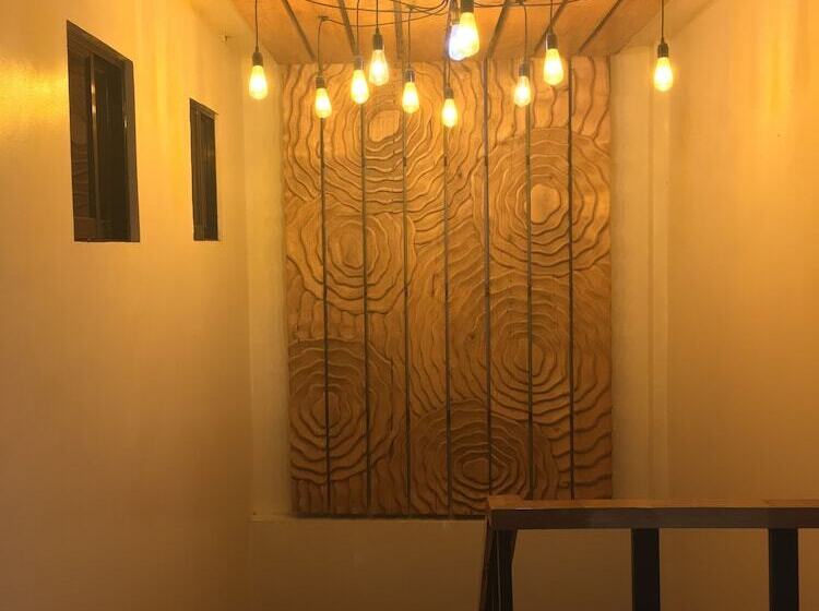 호스텔 Mahogany Tourist Inn
