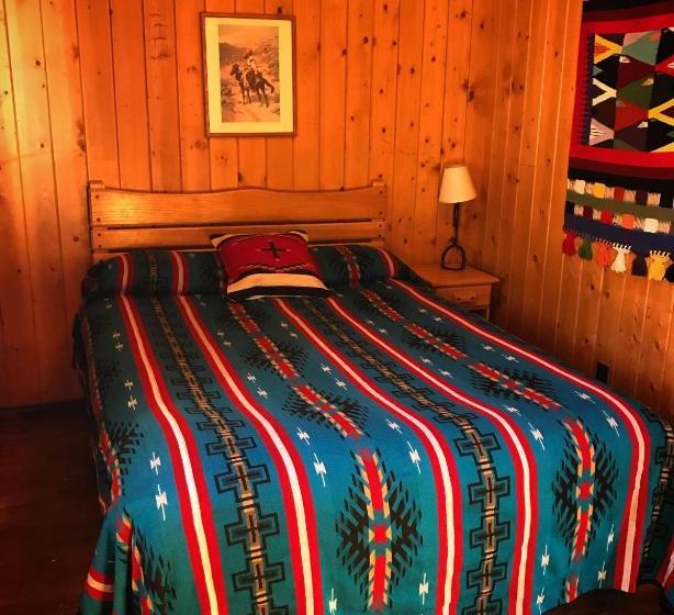 فندق Three Bears Lodge