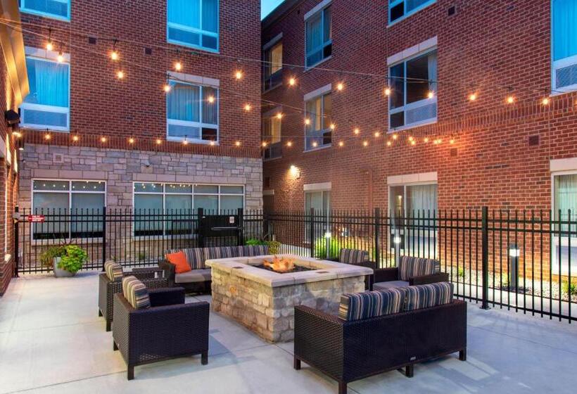 هتل Towneplace Suites By Marriott Louisville North