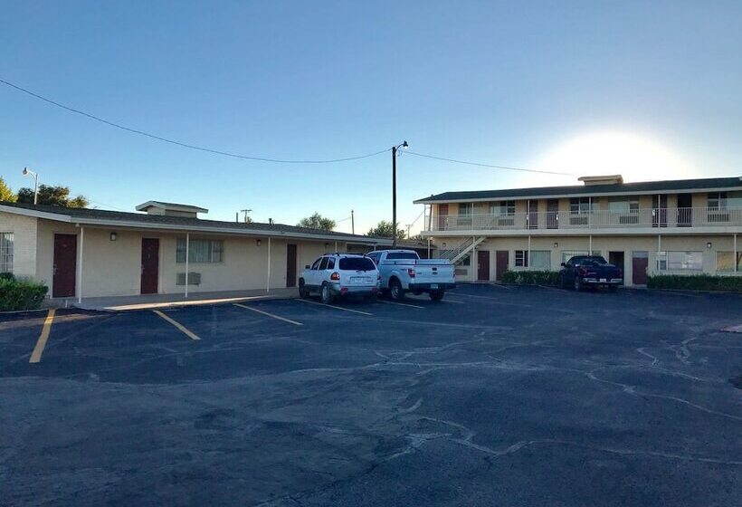 مُتل Scottish Inns & Suites