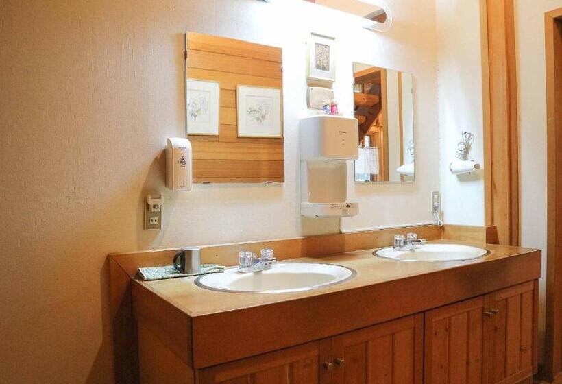 هاستل Canadian Loghouse Inn Azuminoyujin