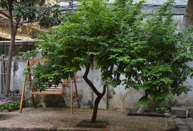 No. 6 Cuobian Hostel