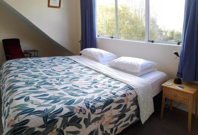 פנסיון Purple Hen Country Lodge