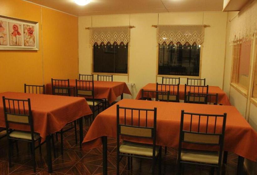 هاستل Hostal Baquedano