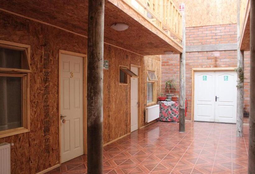 هاستل Hostal Baquedano