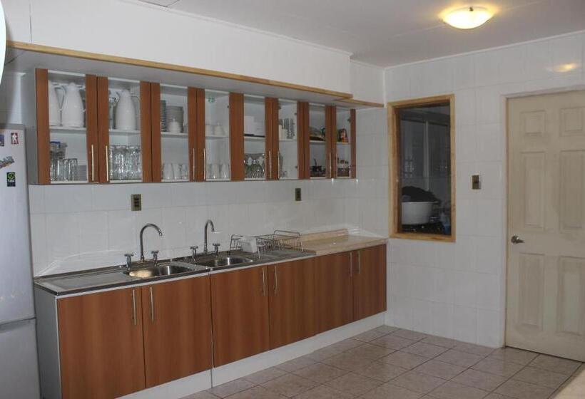 هاستل Hostal Baquedano