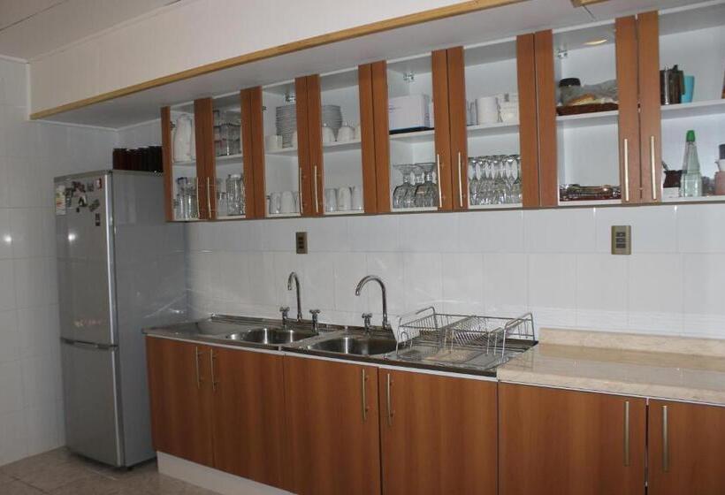 هاستل Hostal Baquedano