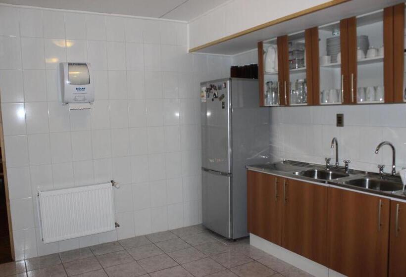 هاستل Hostal Baquedano