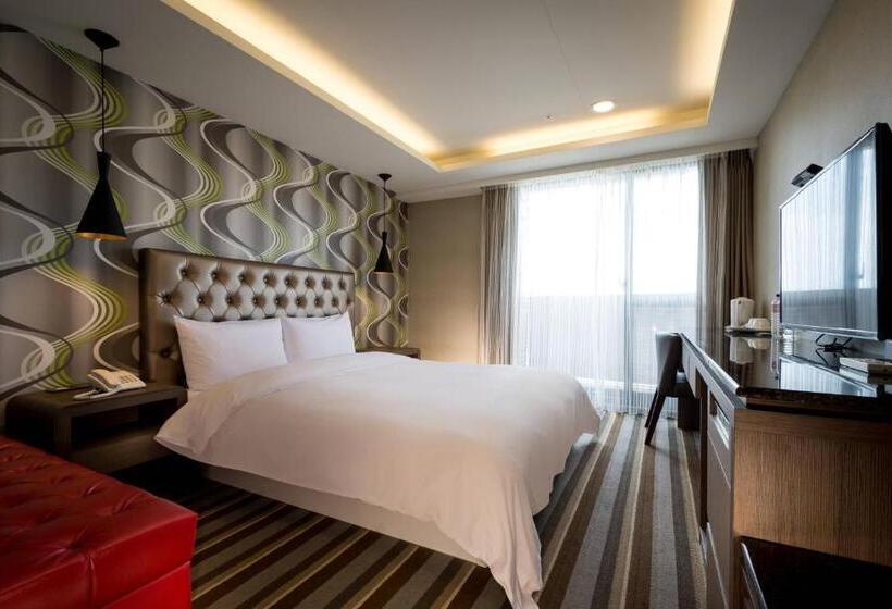 هاستل Jung Zaw Bussiness