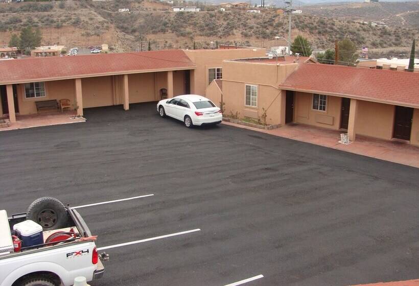 El Rancho Motel
