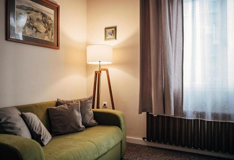 پانسیون Laguna Green Guest House