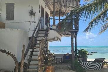 پانسیون Mango Beach House