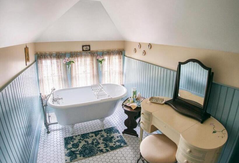 تختخواب و صبحانه Hummingbird Inn