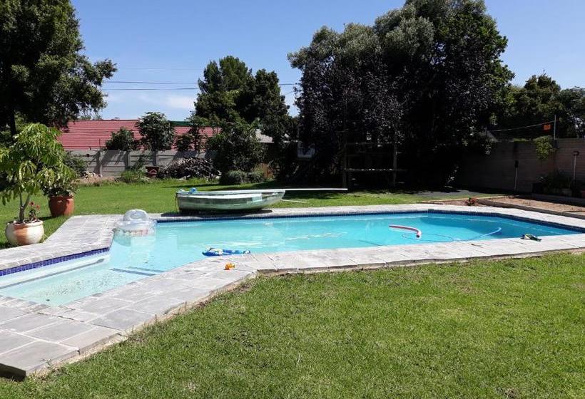 بنسيون 8 Ibis Lane Guest House