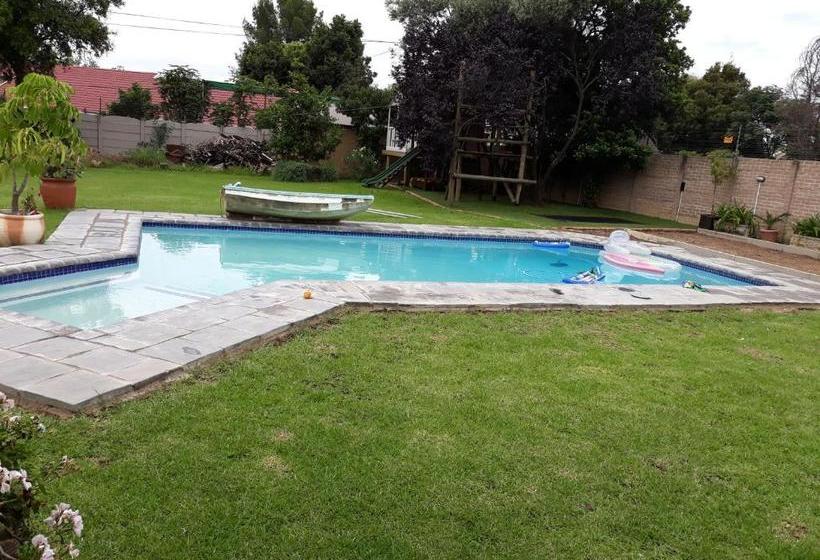 بنسيون 8 Ibis Lane Guest House