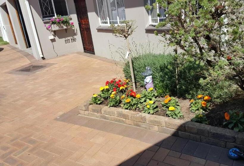 بنسيون 8 Ibis Lane Guest House