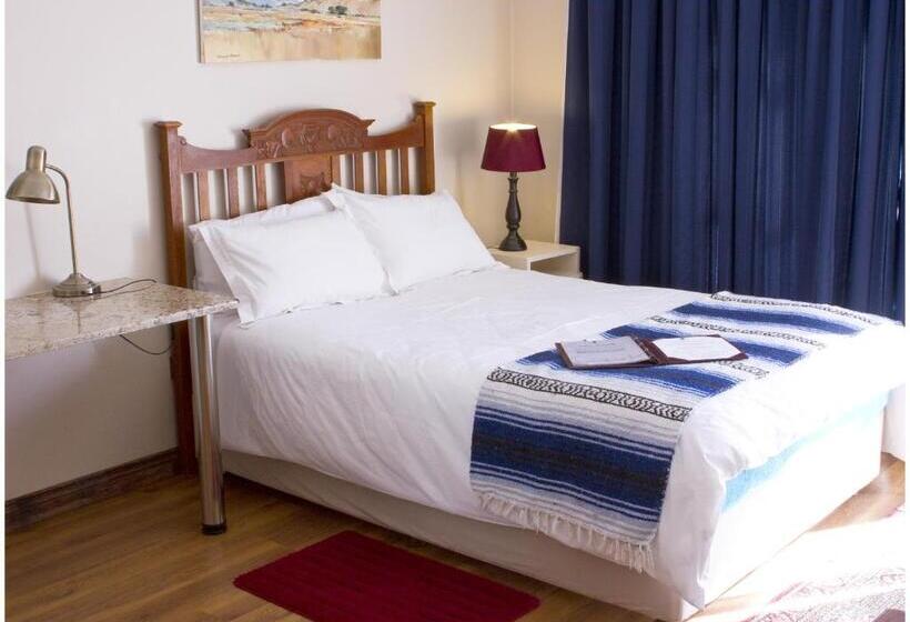 پانسیون Asante Guest House