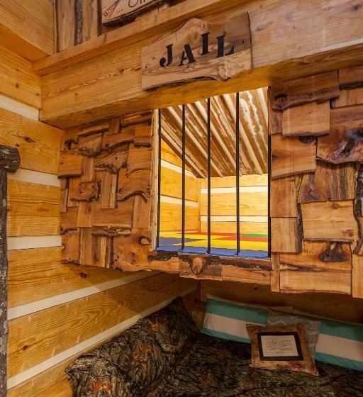 مبيت وإفطار Fox Pass Cabins