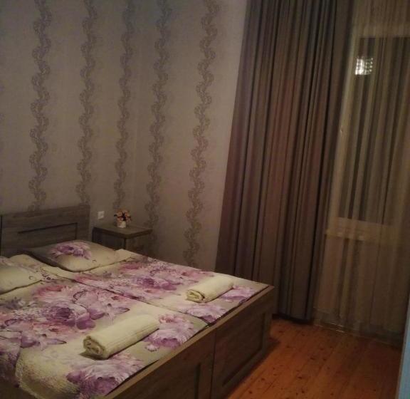 پانسیون Lakeside Green Balcony Home