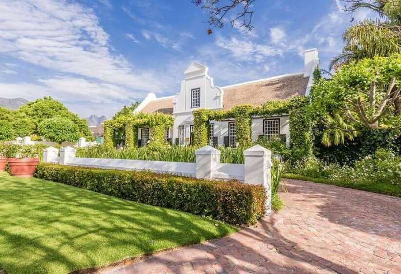 پانسیون Van Der Stel Manor