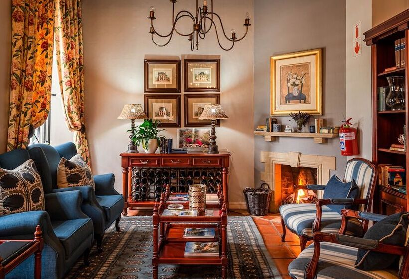 پانسیون Van Der Stel Manor