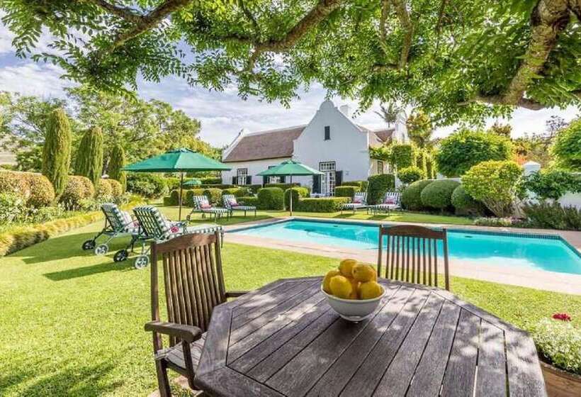 پانسیون Van Der Stel Manor