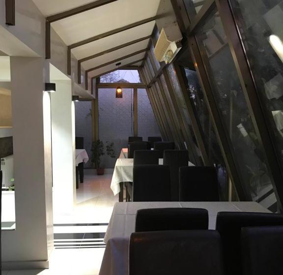 هاستل Zormaris M