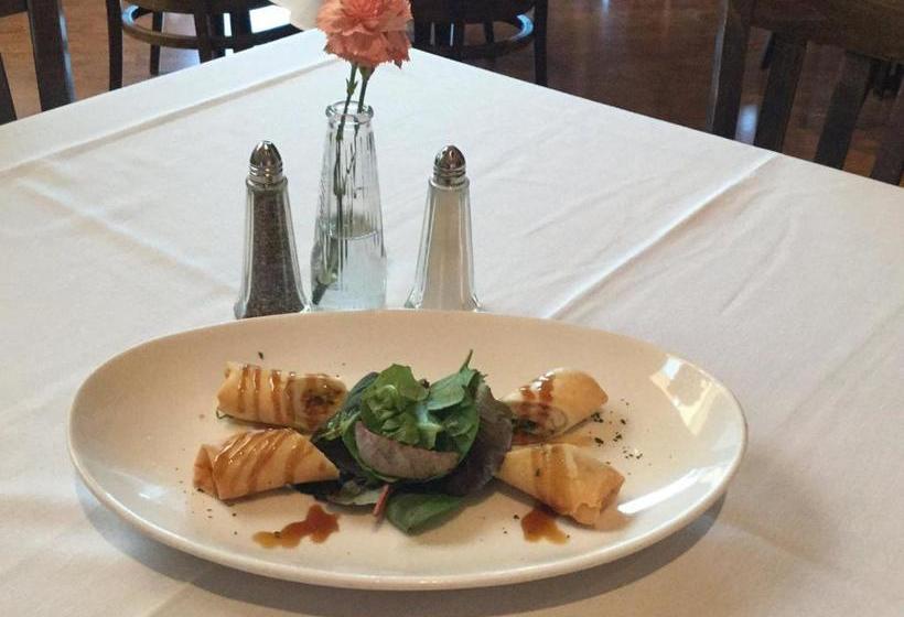 酒店 Sheridan Livery Inn & Restaurant