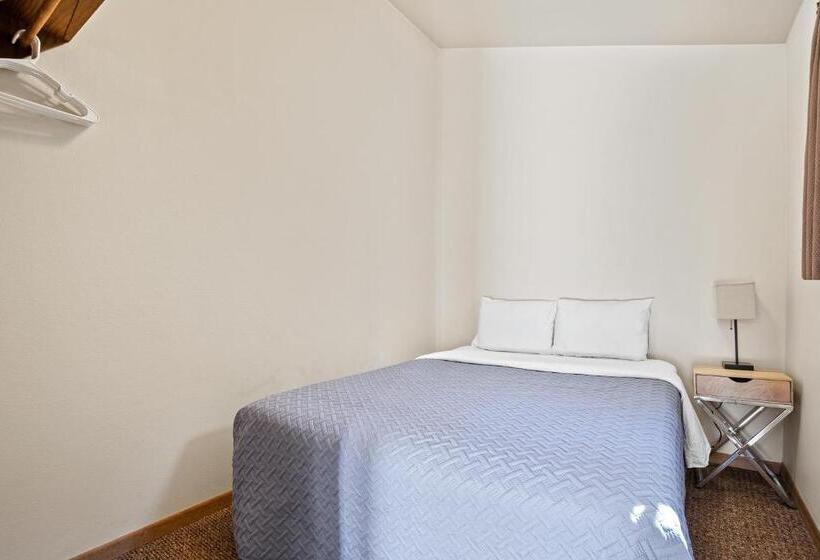 مُتل Harney Camp Cabins