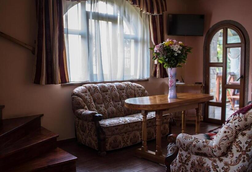 بنسيون Cottage Shchaslyvyi
