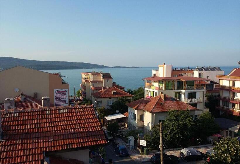 پانسیون Guest House Adriya