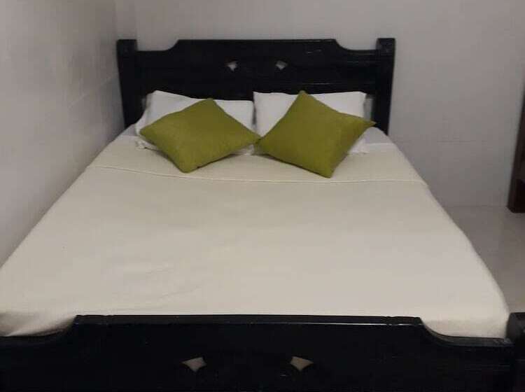 پانسیون Hostal Cocobomgo