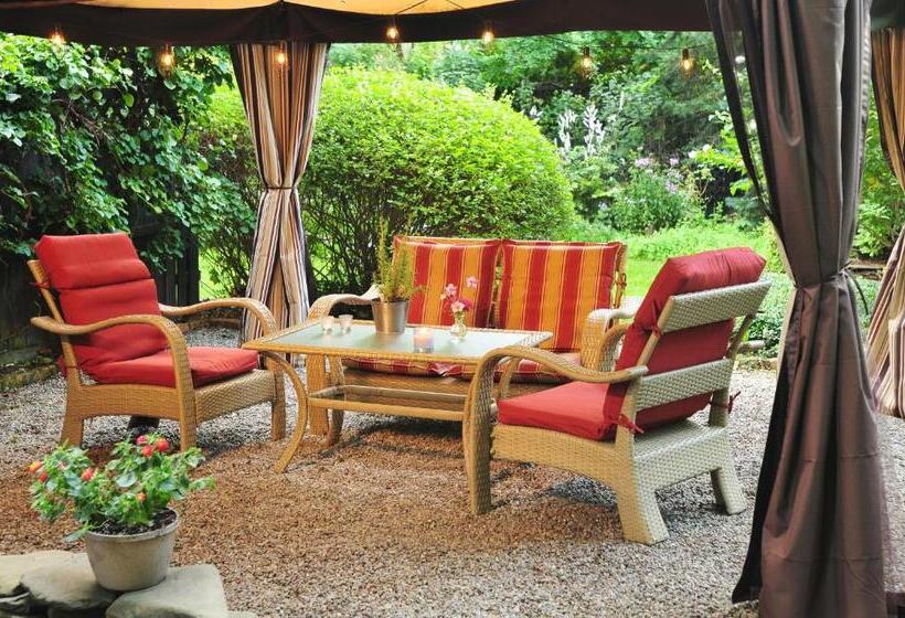 1795 Acorn Inn Bed And Breakfast