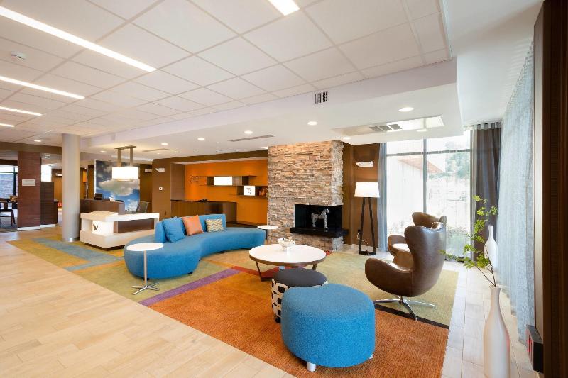 בית מלון כפרי Fairfield Inn & Suites By Marriott Decorah