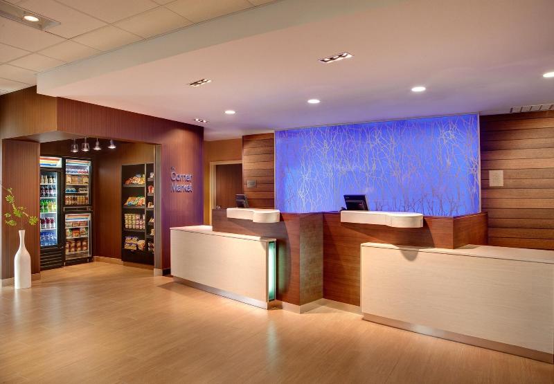 בית מלון כפרי Fairfield Inn & Suites By Marriott Decorah
