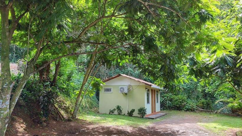 پانسیون Hostal Y Cabinas Anita And Rafting Tour!