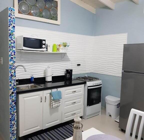 پانسیون Sandcastle Beach Apartments