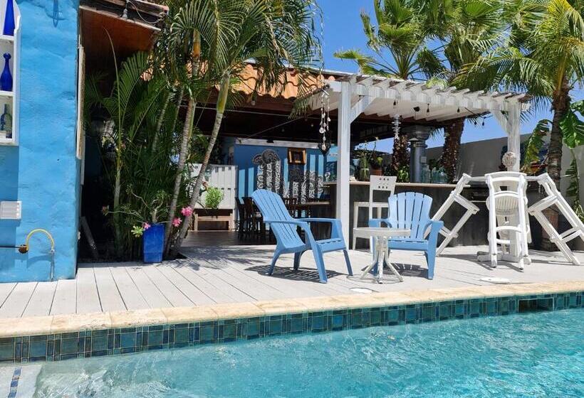 پانسیون Sandcastle Beach Apartments