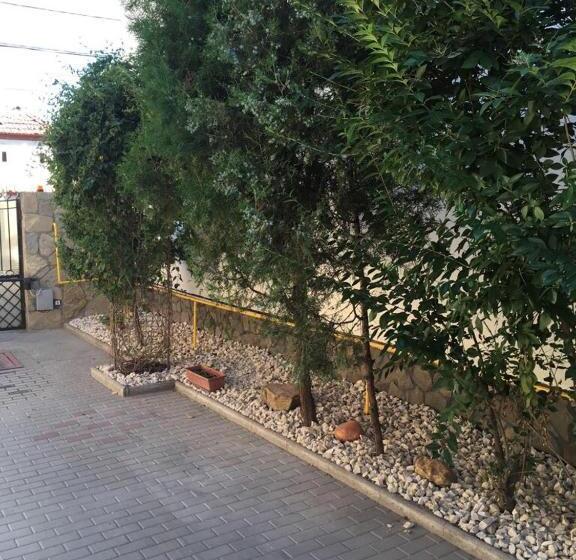 پانسیون Step Inn