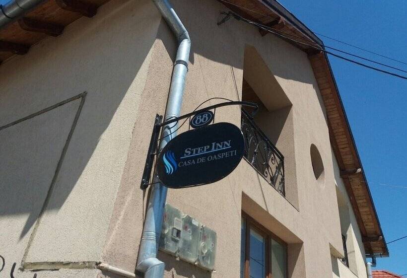 پانسیون Step Inn