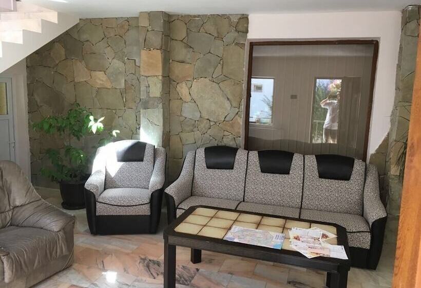 پانسیون Step Inn