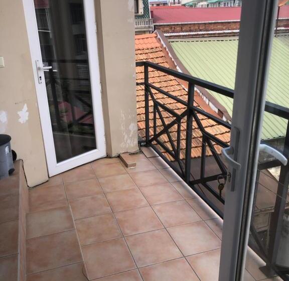 Pension Cozy Guest House In Old Batumi