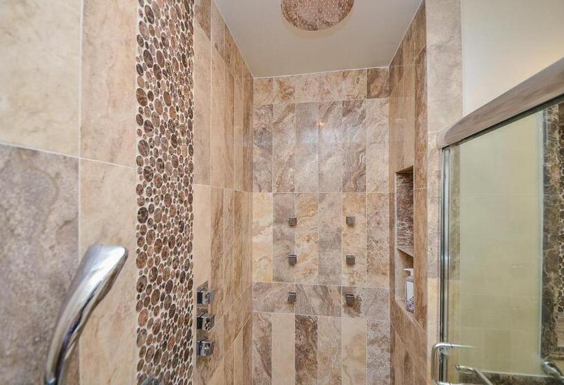 تختخواب و صبحانه Houston Towers, Downtown Med Ctr, Nrg, Adults Only