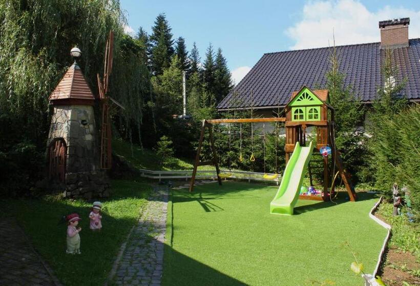 بنسيون Cottage Kazka Lisu