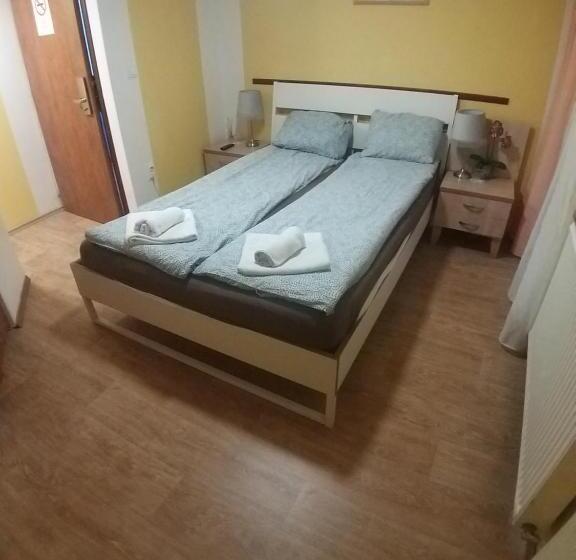 פנסיון Deniz Guesthouse