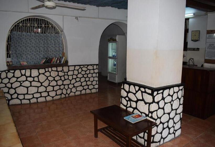 هاستل Karibu Inn