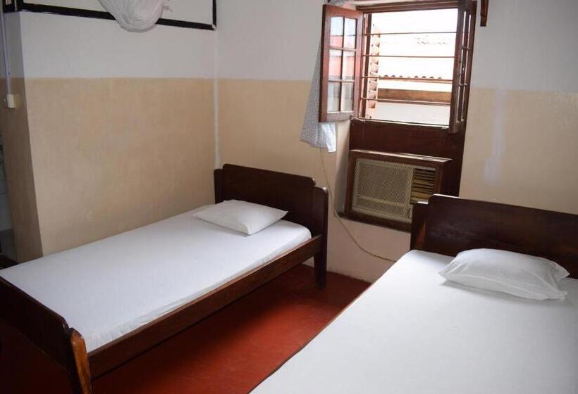 هاستل Karibu Inn