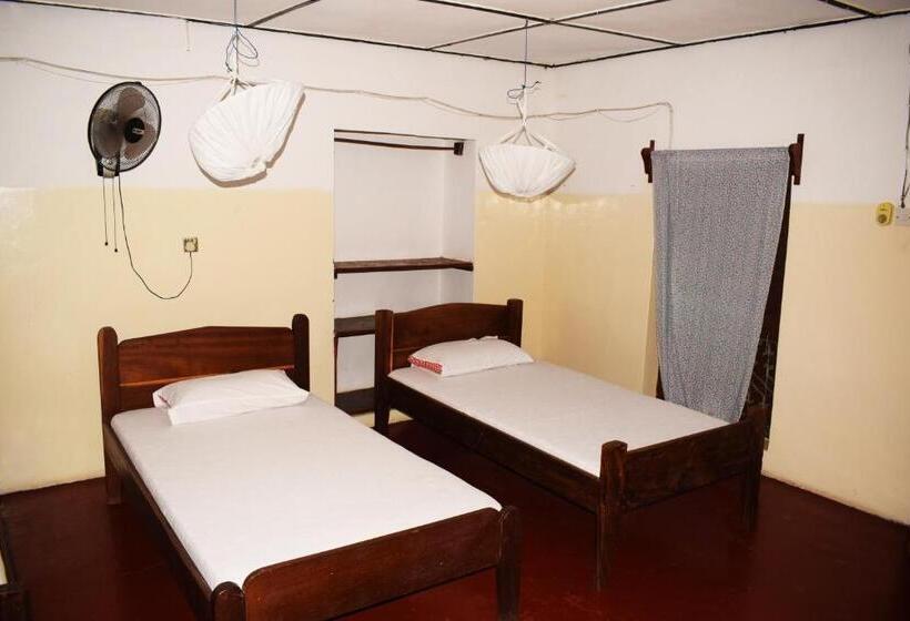 هاستل Karibu Inn