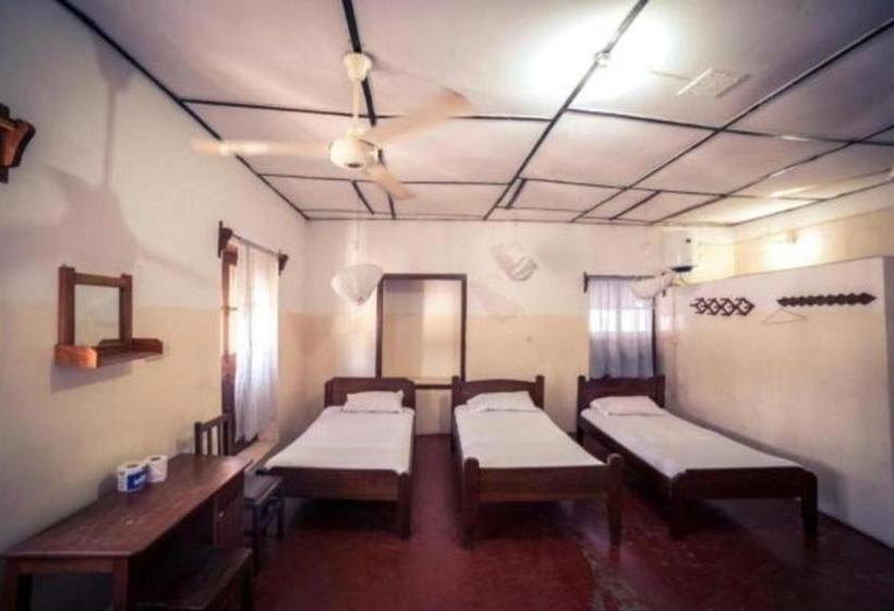 هاستل Karibu Inn